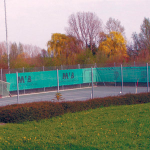 1993 der dritte Tennisplatz wird den Spielern  übergeben